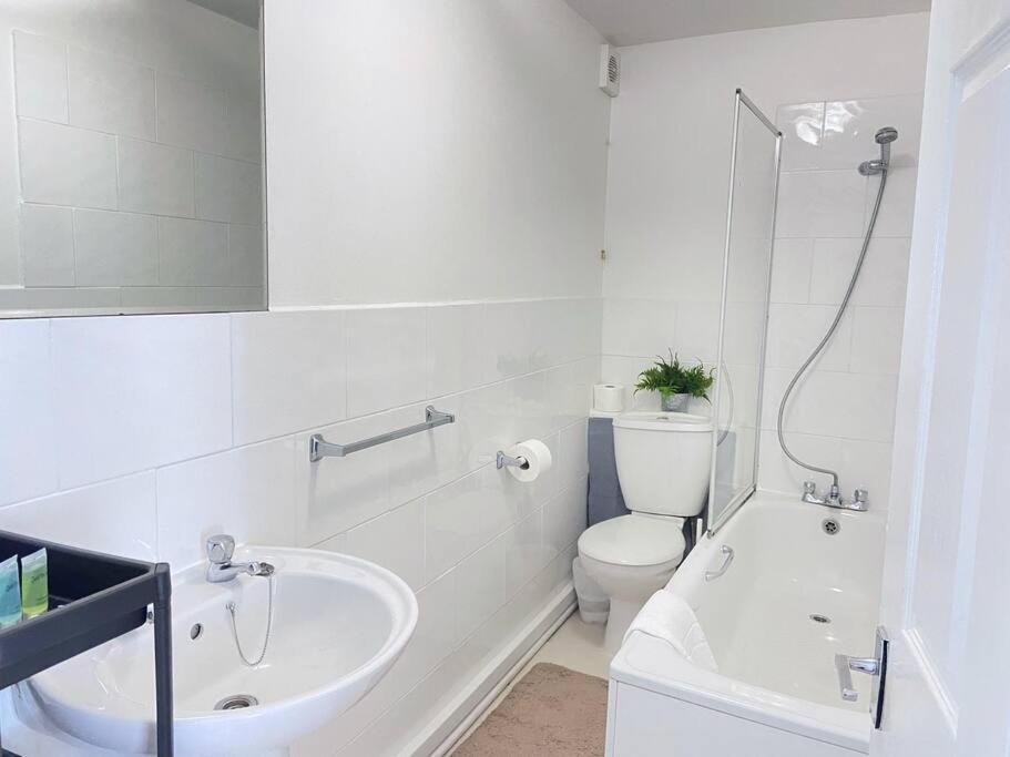 Stylish & Tranquil Flat With Excellent Connections Apartment ลอนดอน ภายนอก รูปภาพ
