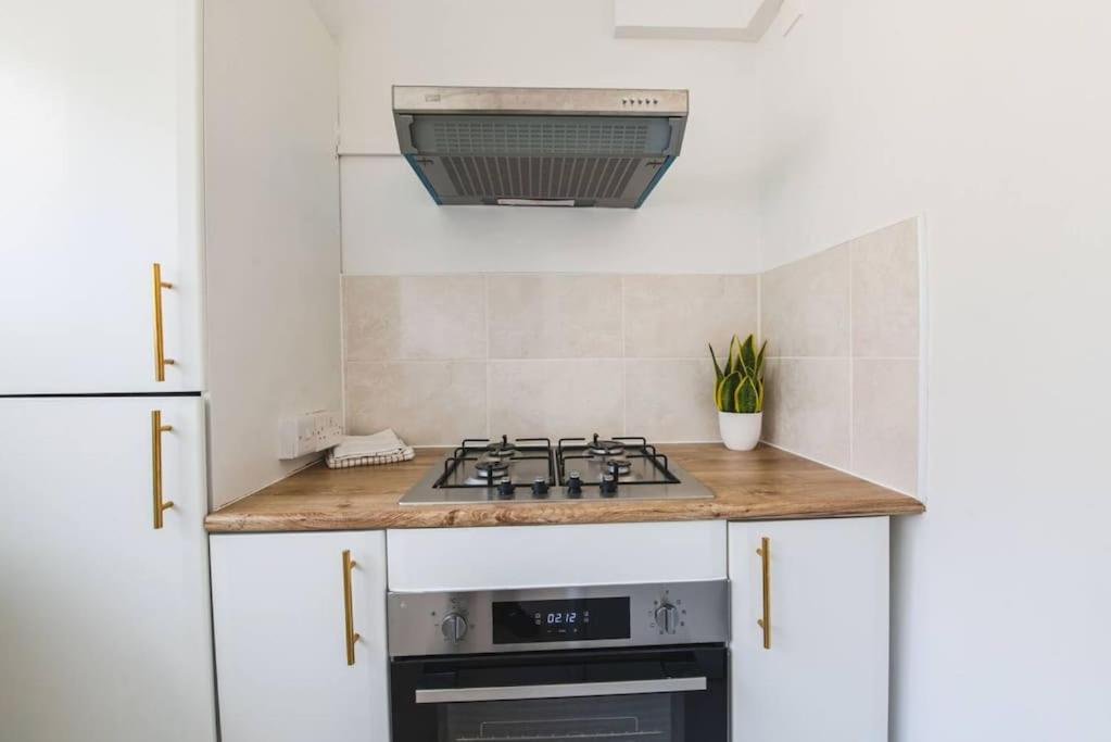 Stylish & Tranquil Flat With Excellent Connections Apartment ลอนดอน ภายนอก รูปภาพ